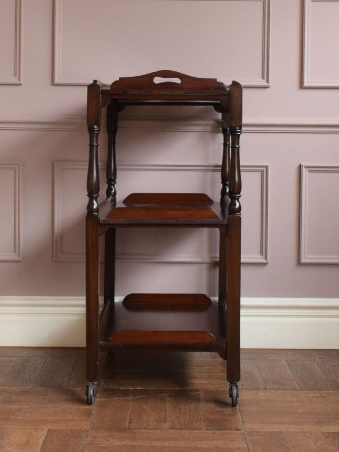 アンティークワゴンの側面