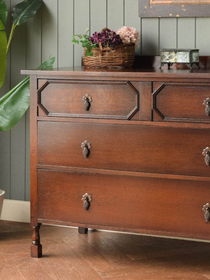 おしゃれなアンティークチェスト