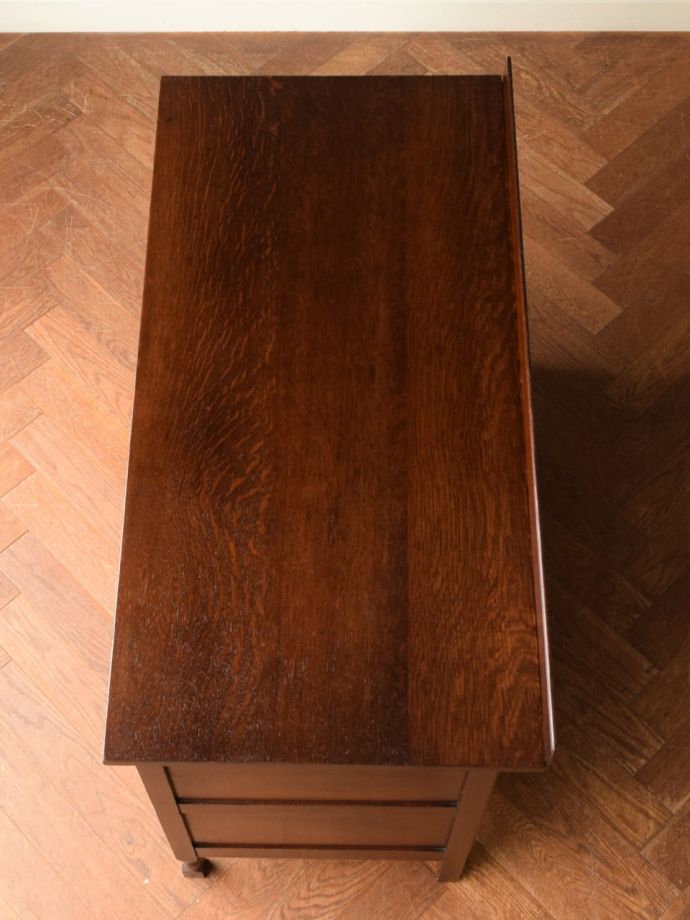 アンティークチェストの天板