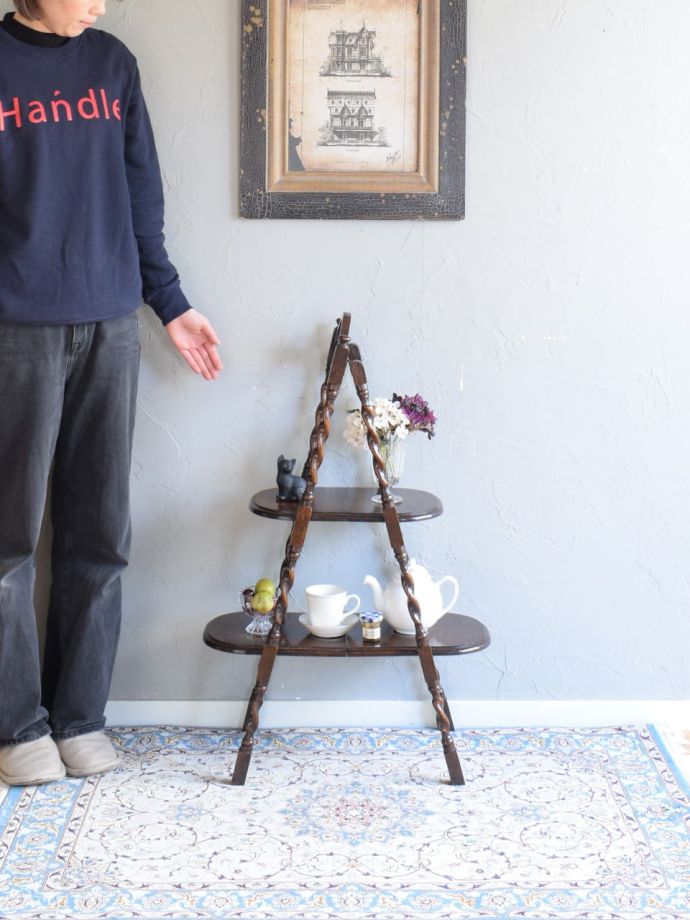 アンティークのケーキスタンド