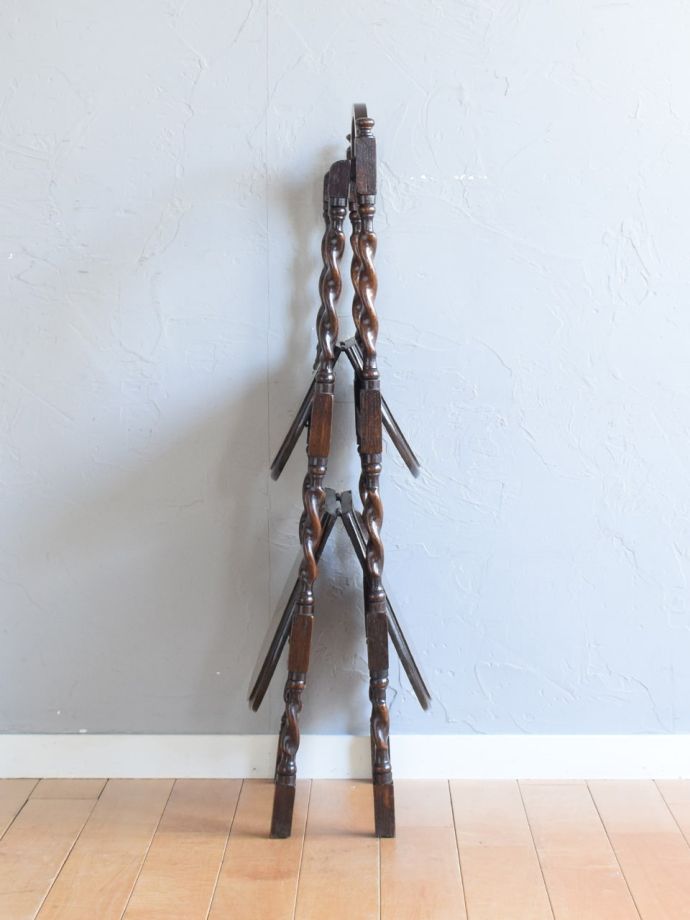 畳んだ時のケーキスタンドの側面