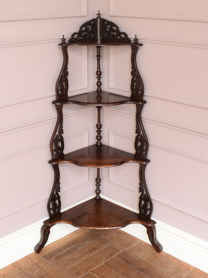 オープンシェルフの棚