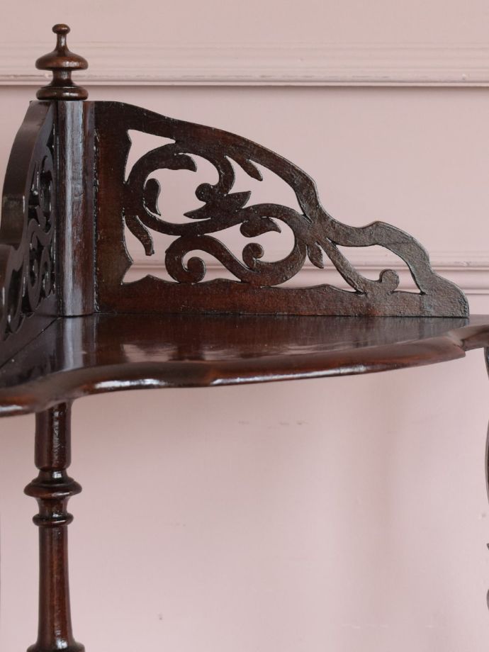 アンティーク家具の装飾