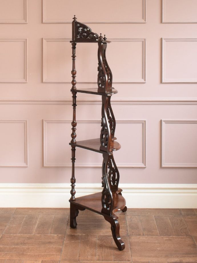 キャビネットの側面