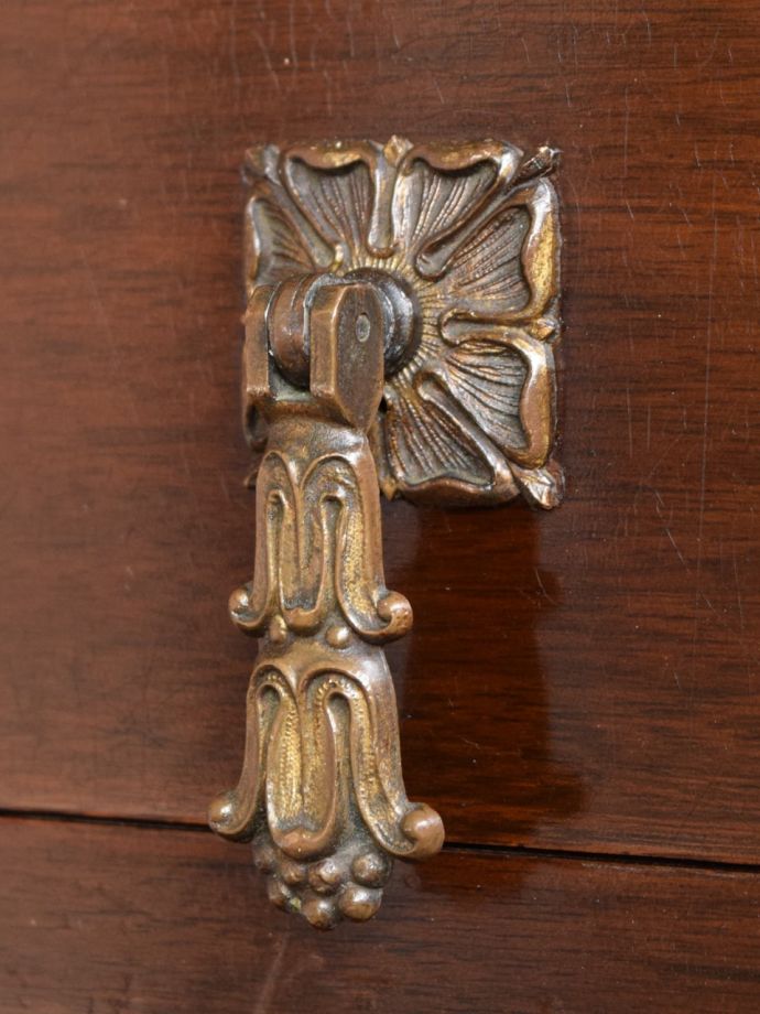 アンティーク家具の取っ手