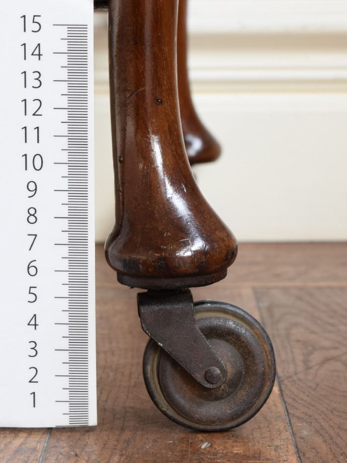 アンティーク家具の脚