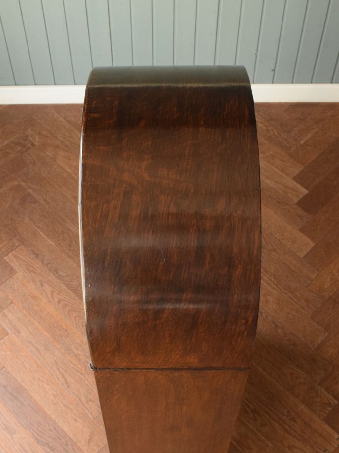 アンティークキャビネットの天板