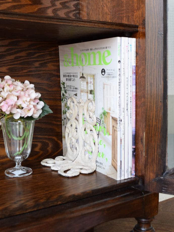 収納たっぷりのキャビネット