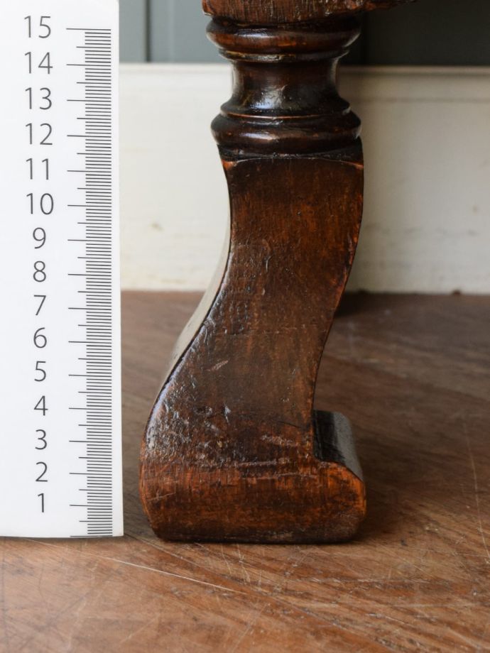 アンティーク家具の脚