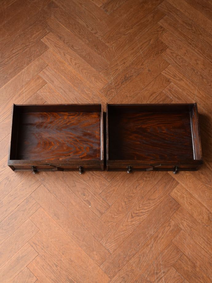 サイドボードの引き出し