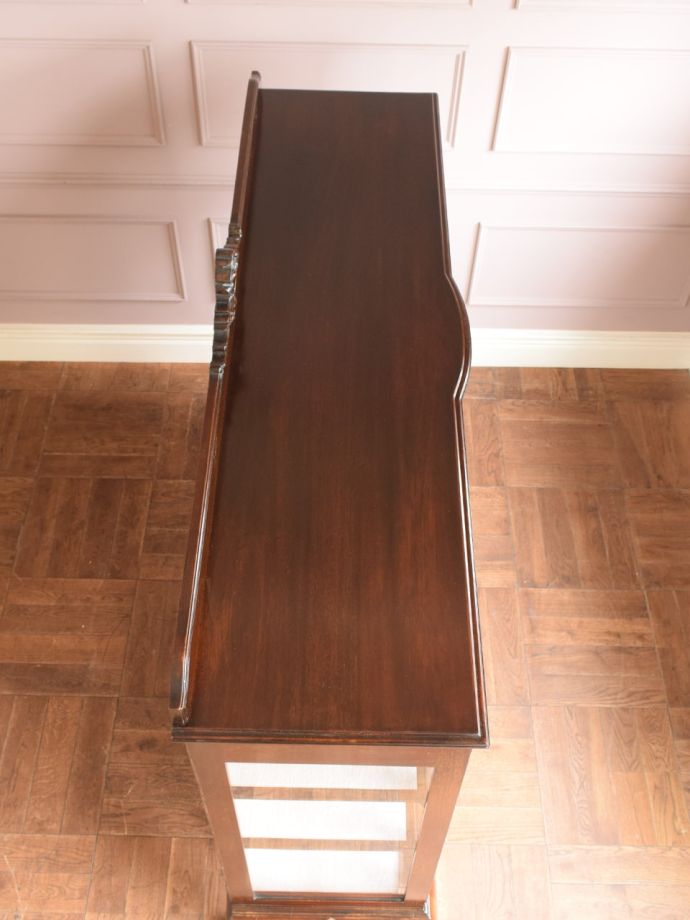 アンティークキャビネットの天板