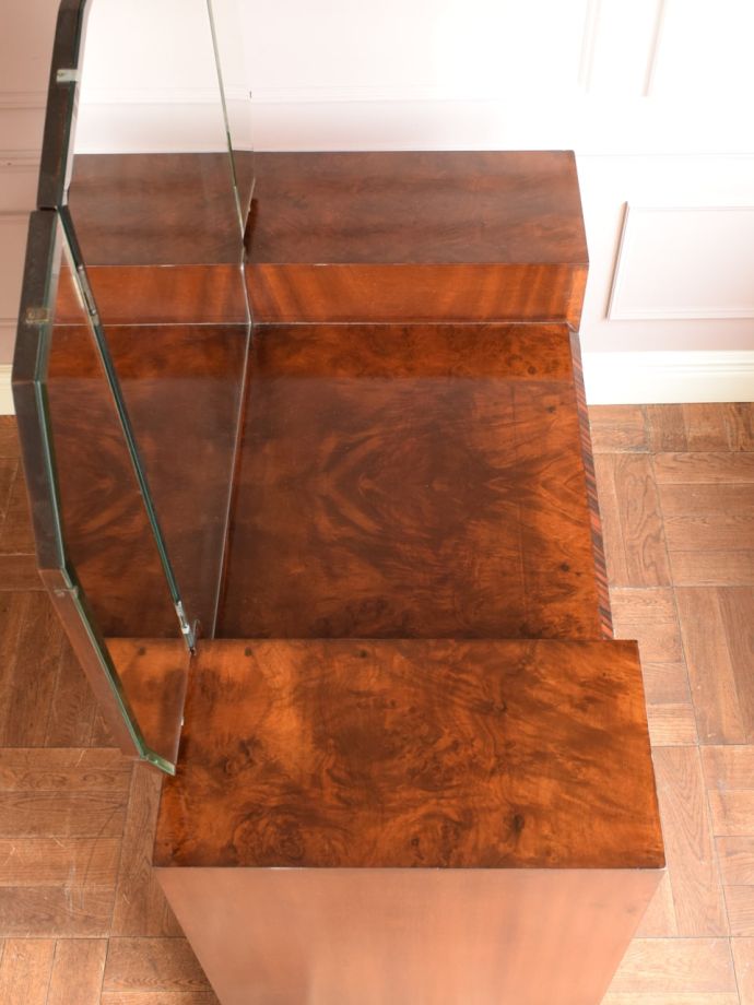 アンティークドレッサーの天板