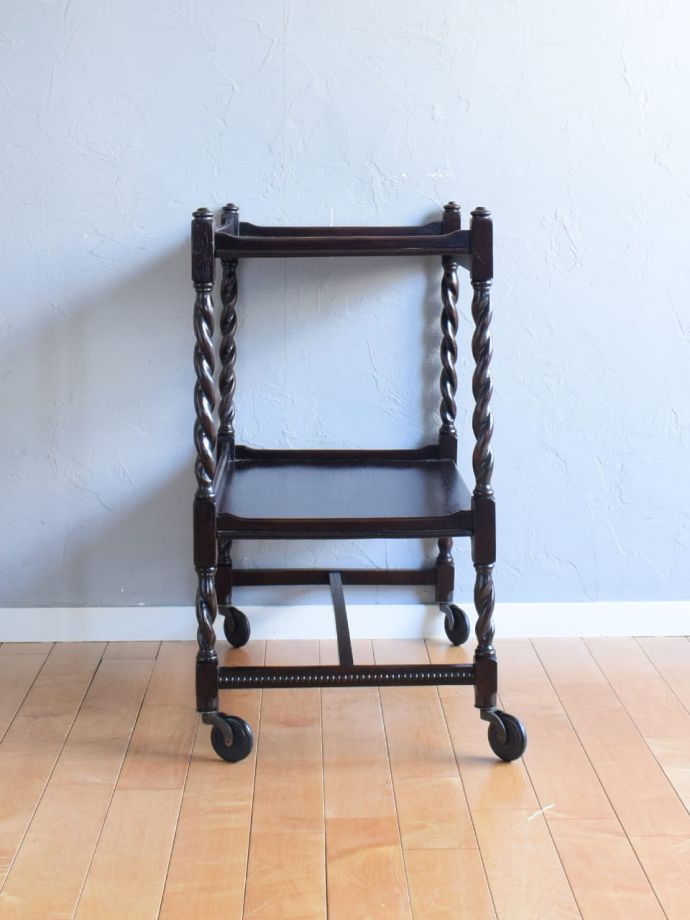 アンティークワゴンの側面