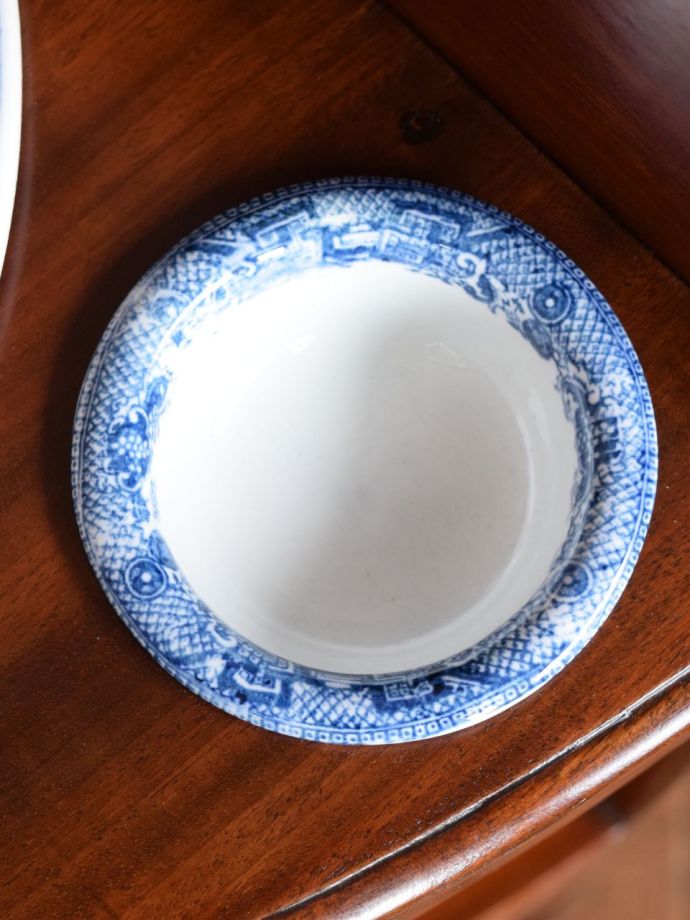 アンティークの陶器