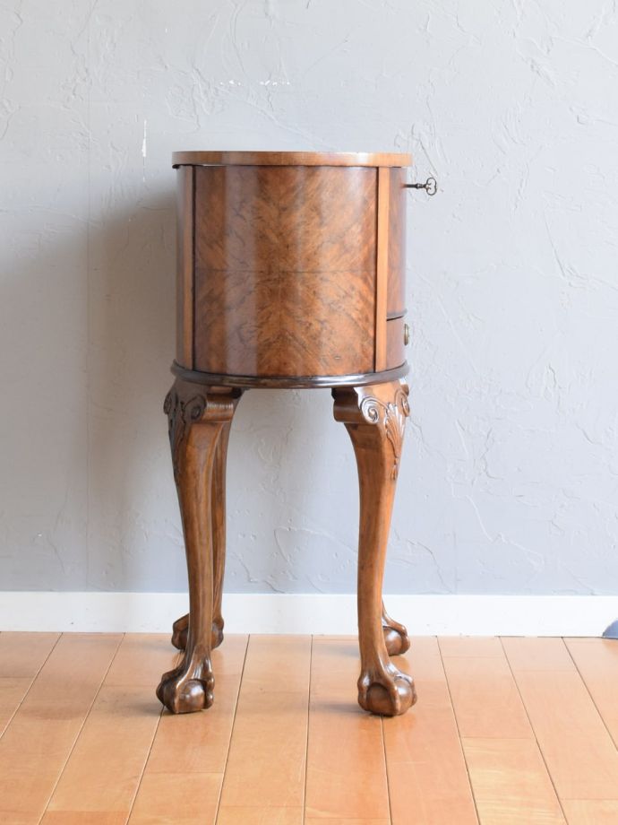 サイドキャビネットの側面