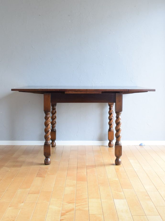 便利なドローリーフテーブル