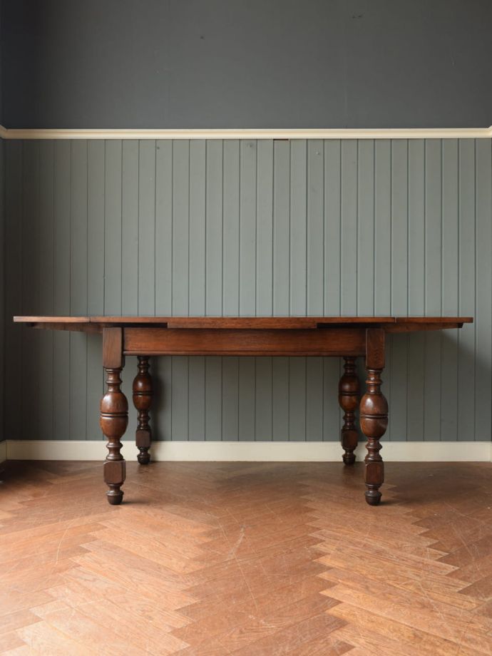 便利なドローリーフテーブル