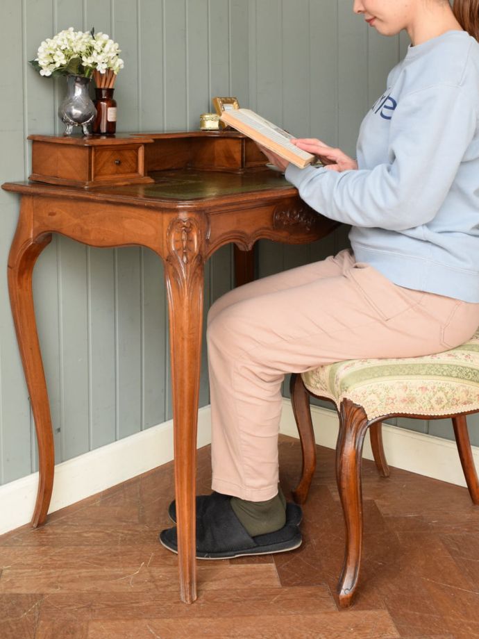 書斎机で楽しむ贅沢な時間