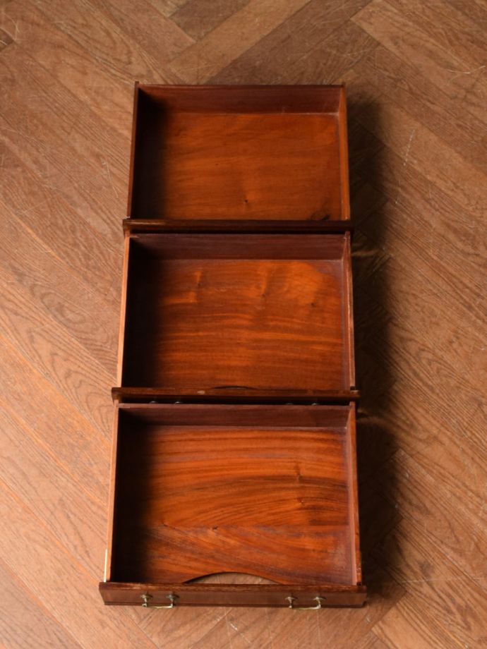 キャビネットの引き出し