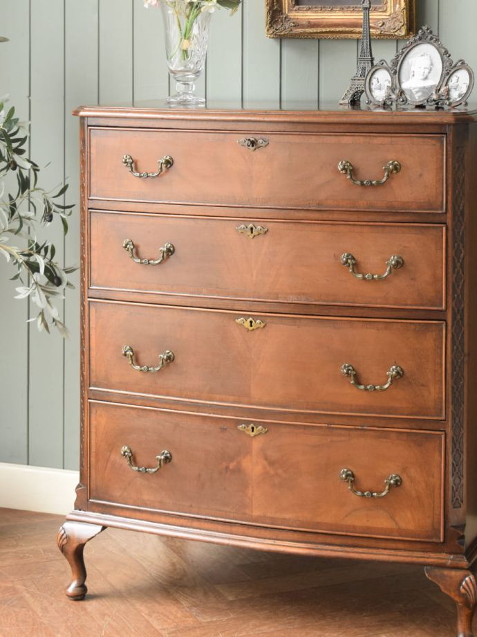 アンティークチェストの美しい木目