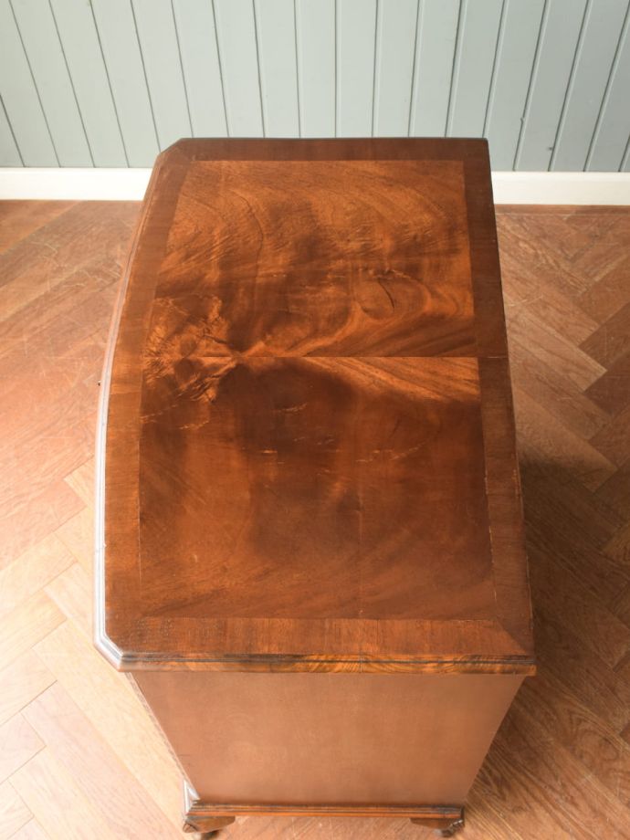 おしゃれなチェストの天板