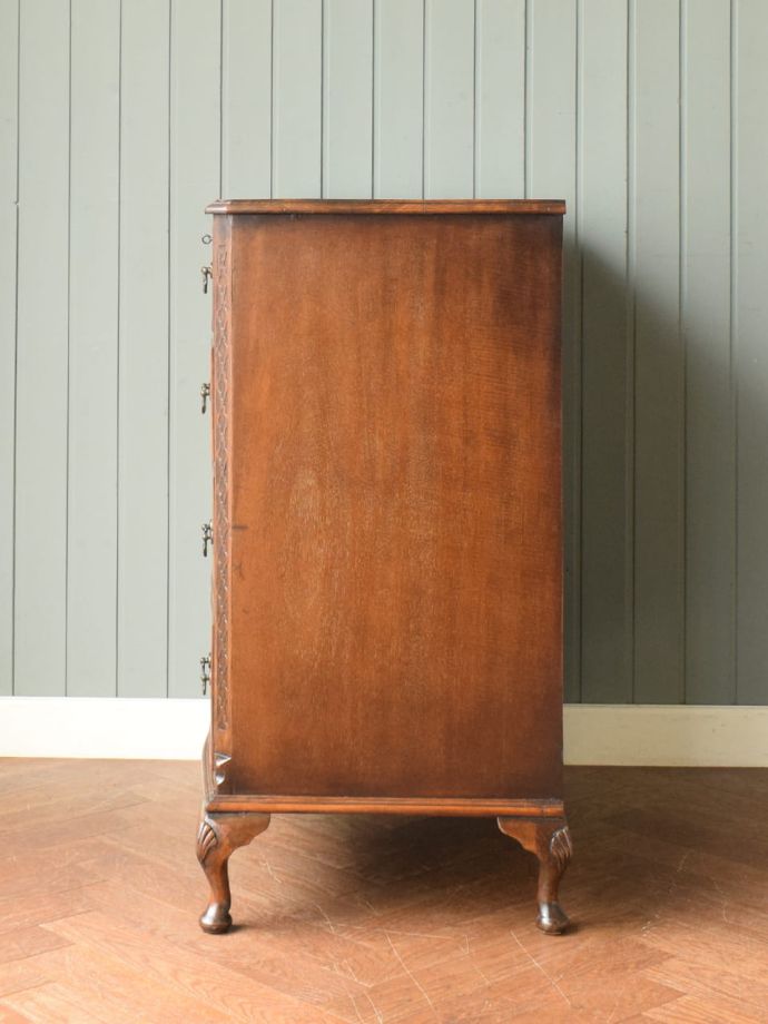 チェストの側面