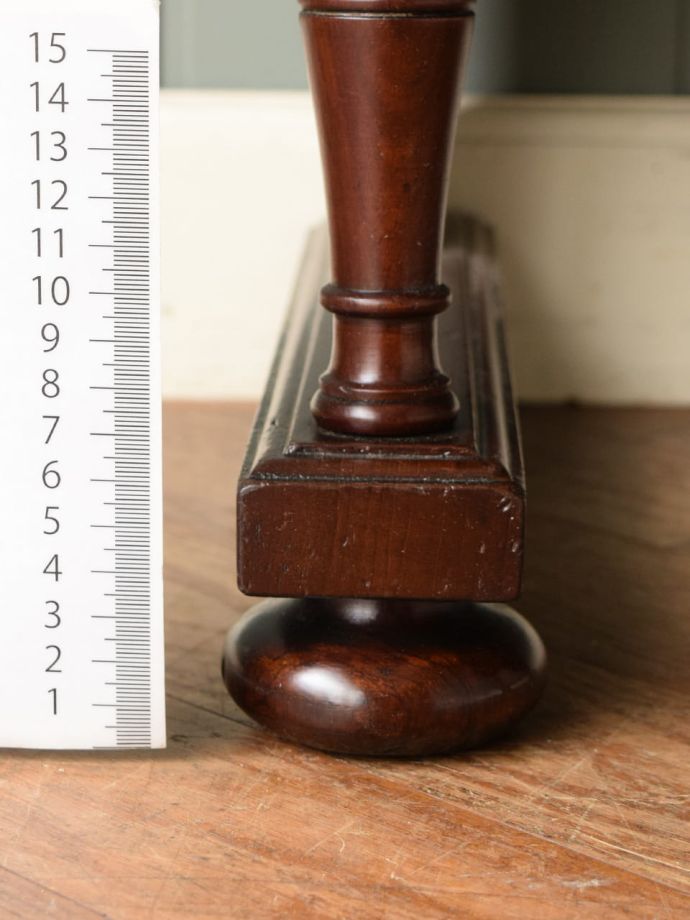 アンティーク家具の脚