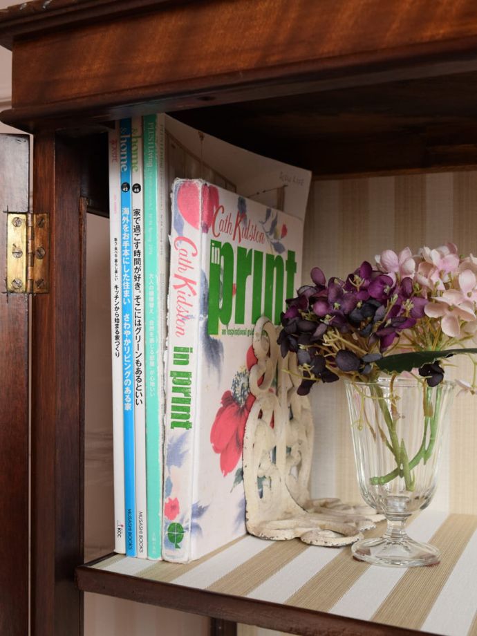 収納たっぷりのキャビネット