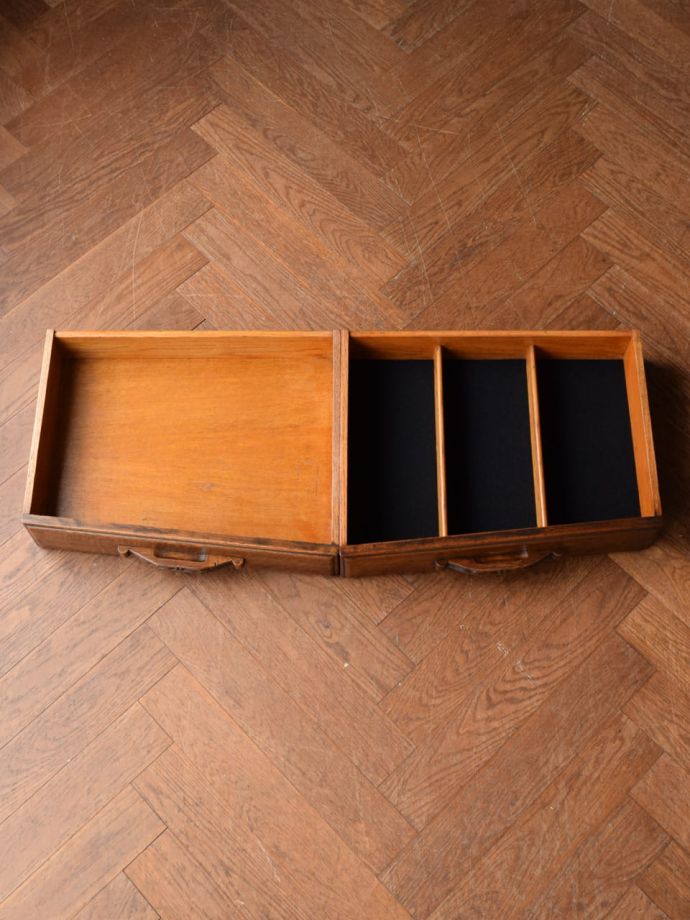 サイドボードの引き出し