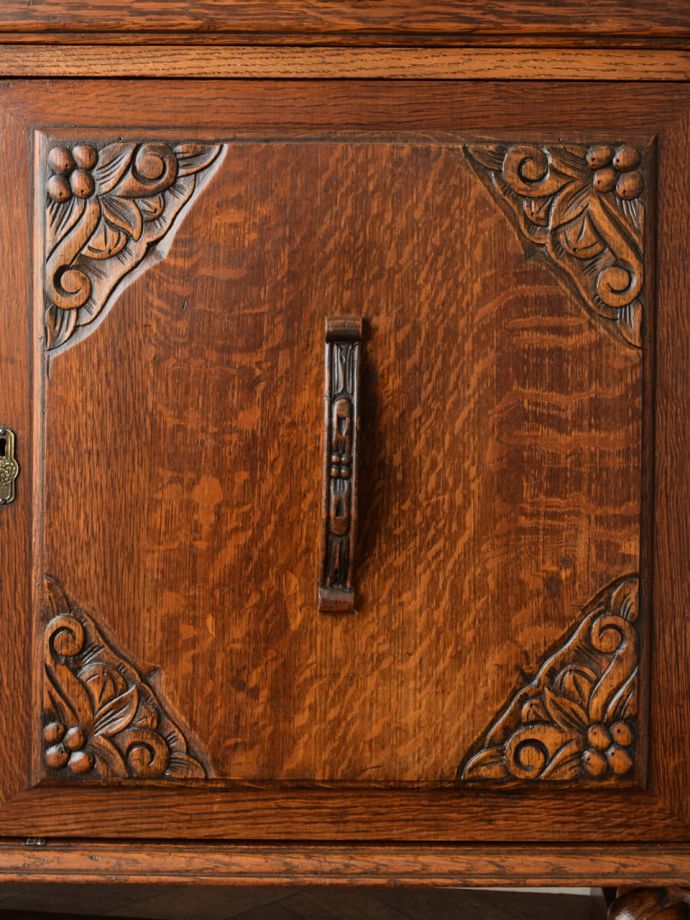 サイドボードの装飾