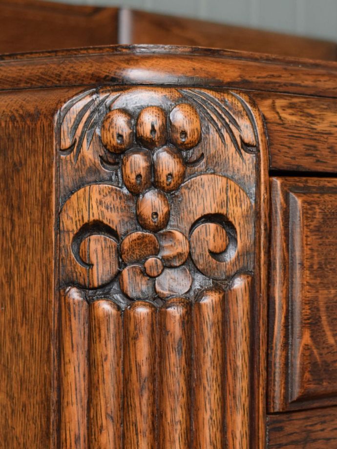 サイドボードの装飾