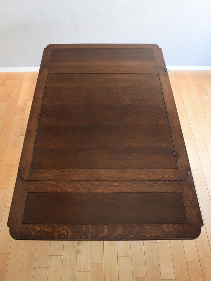 伸長式ダイニングテーブルの天板