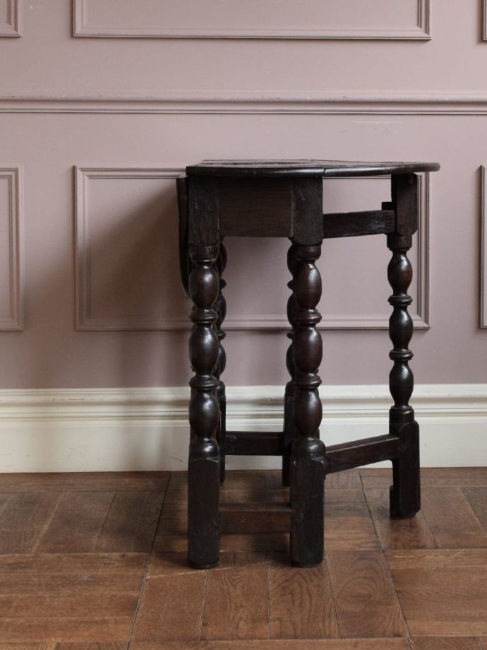 3サイズで楽しめる折り畳みテーブル