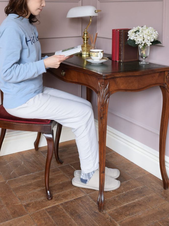 書斎机で楽しむ贅沢な時間