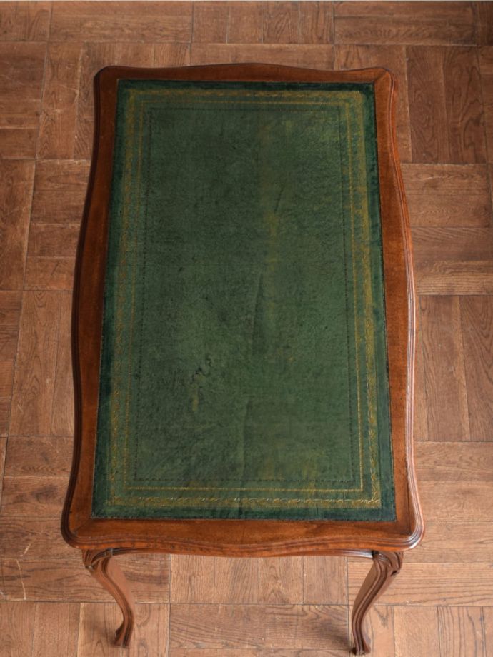 書斎机の美しい天板