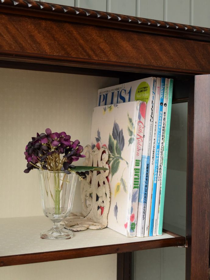 収納たっぷりのキャビネット