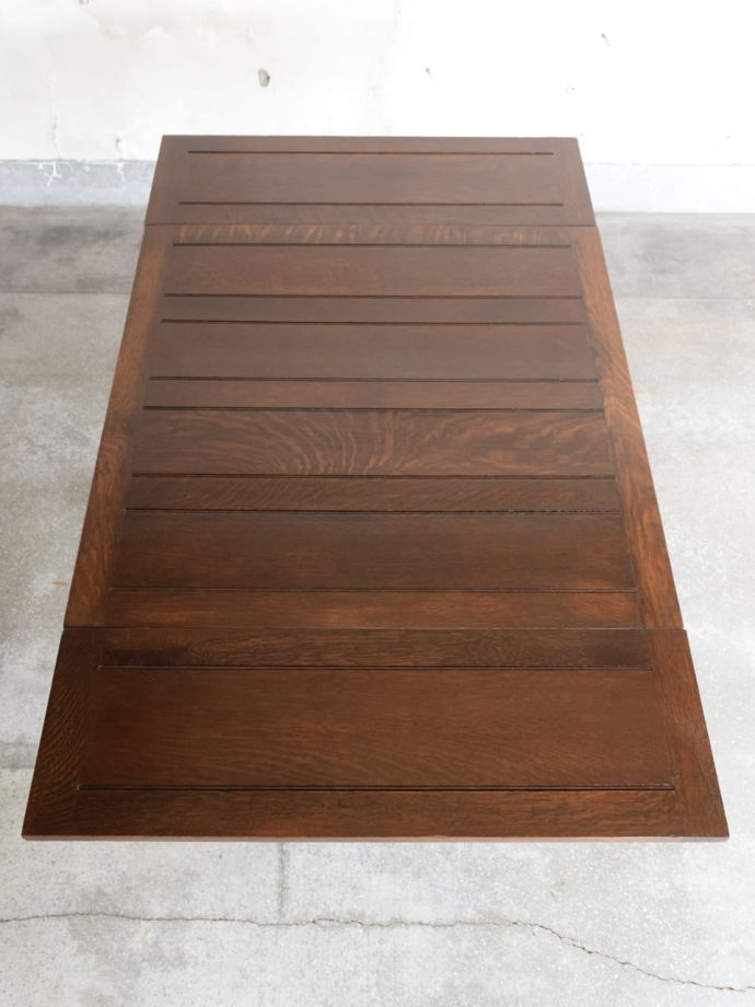 伸長式ダイニングテーブルの天板