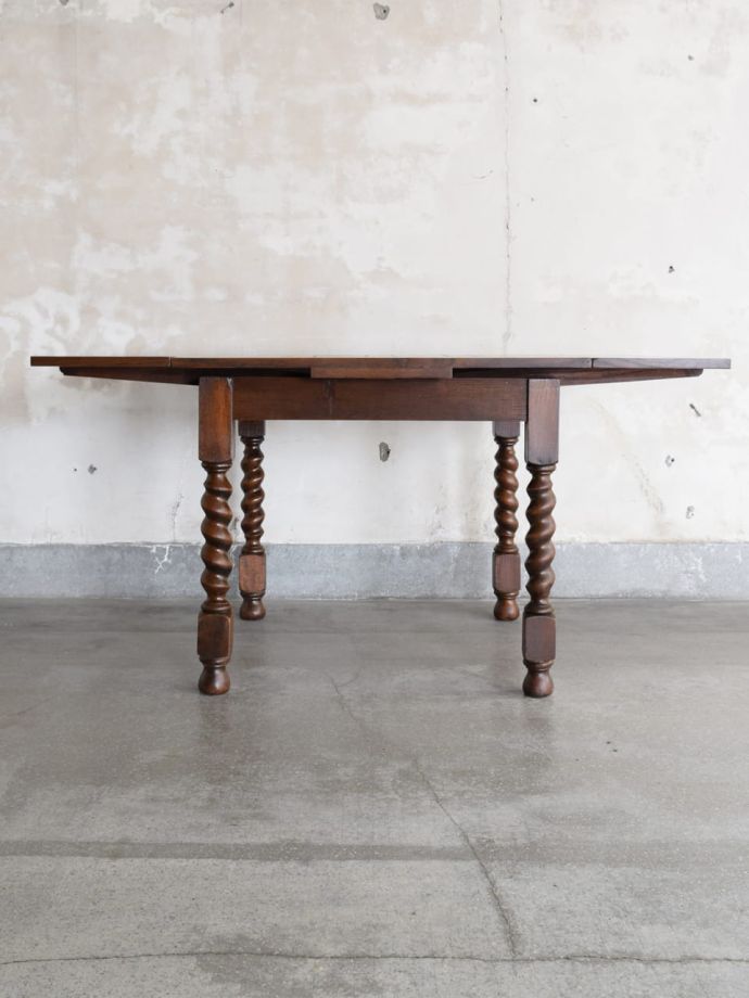 便利なドローリーフテーブル