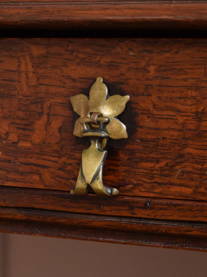 アンティーク家具の取っ手