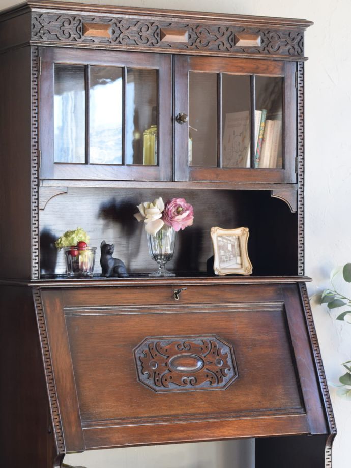 アンティーク家具らしさが漂うビューロー