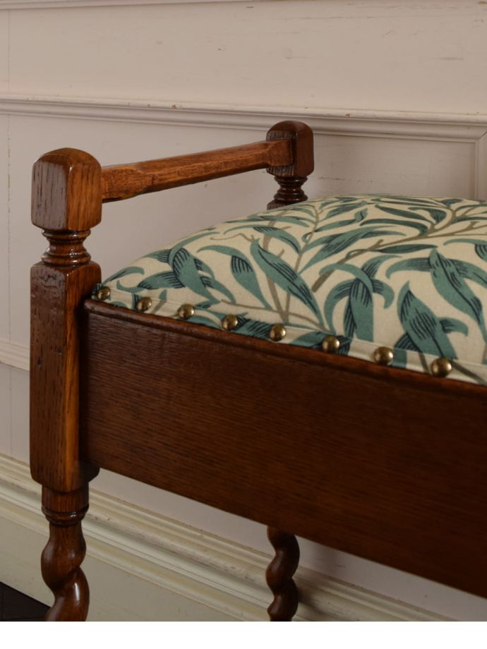 アンティークスツールのアーム