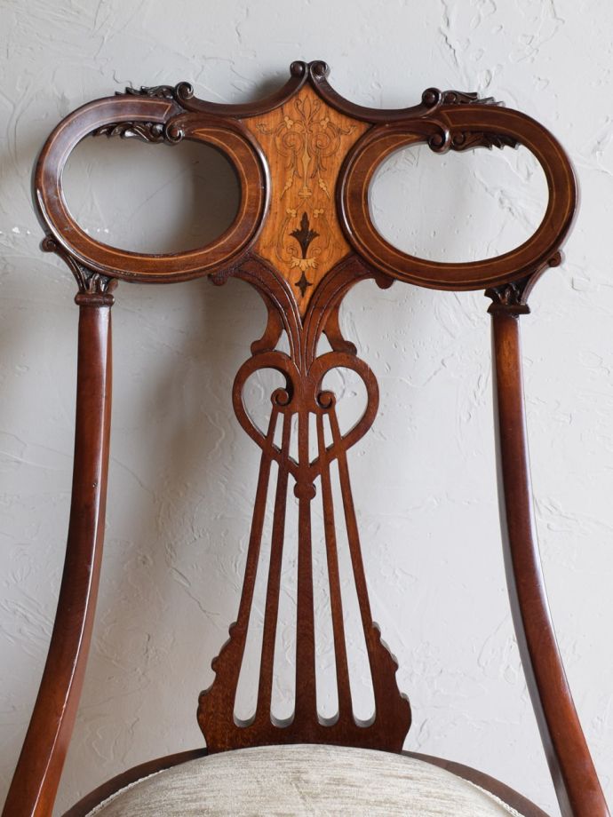 英国アンティークらしい装飾