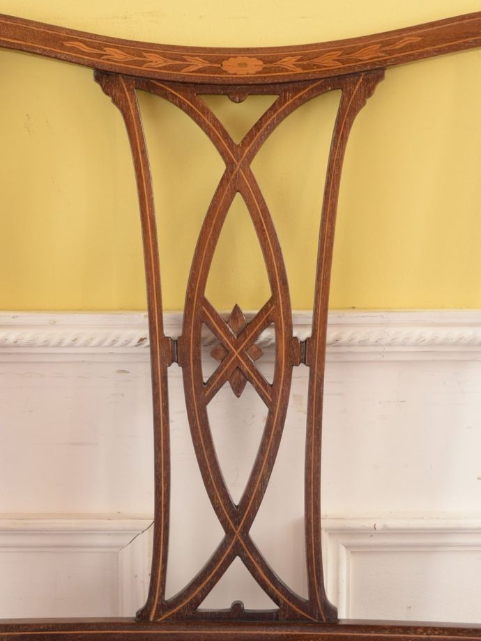 英国アンティークらしい装飾