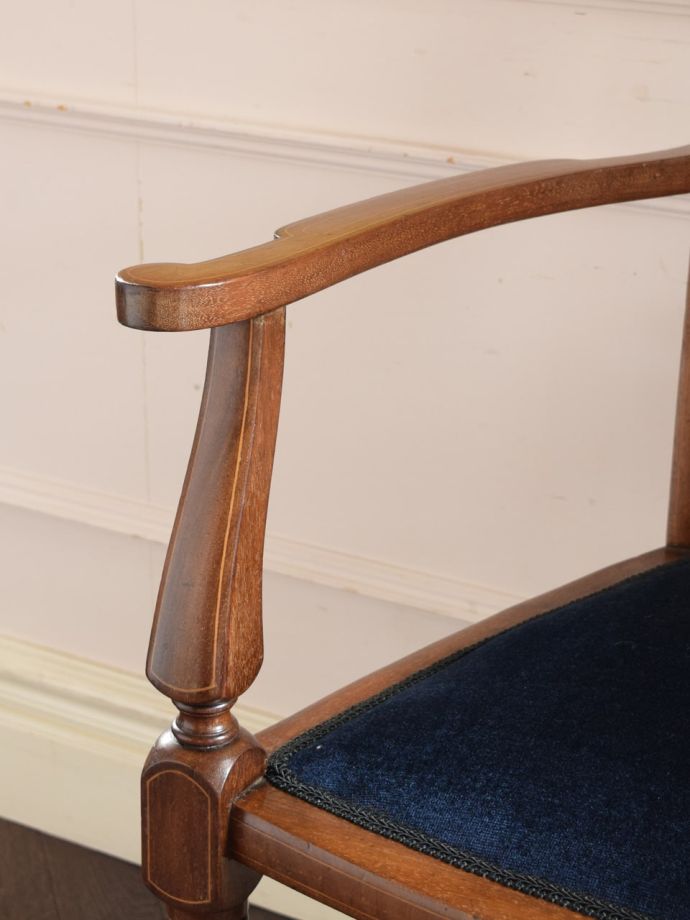 アンティークの椅子のアーム