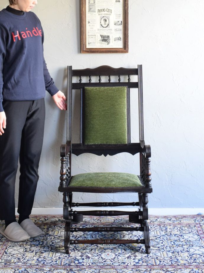 英国アンティークのロッキングチェア