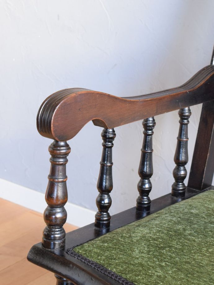 アンティークチェアのアーム