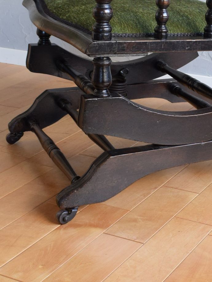 アンティークチェアの脚