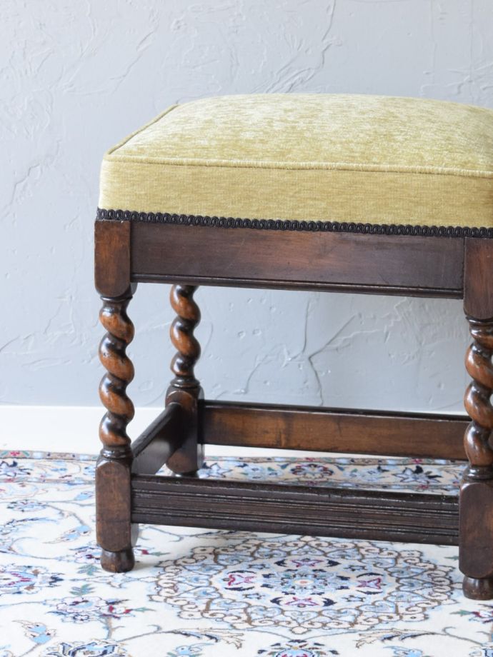 おしゃれなアンティークスツール