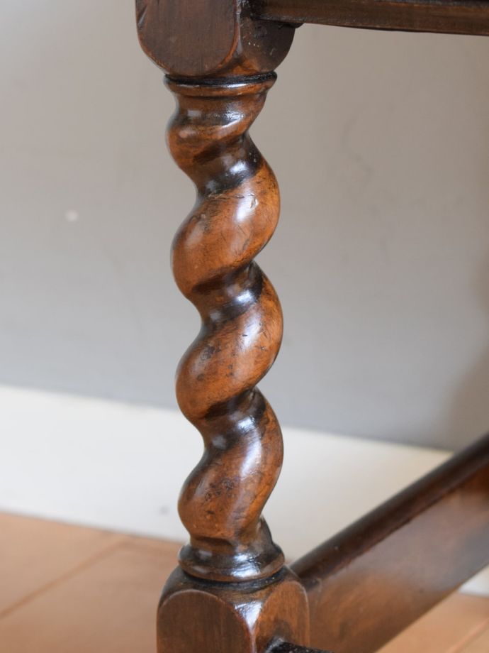 アンティークチェアの装飾