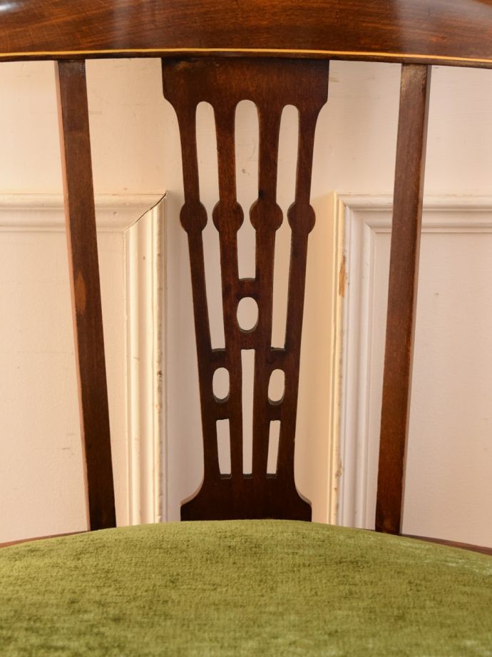 英国アンティークらしい装飾